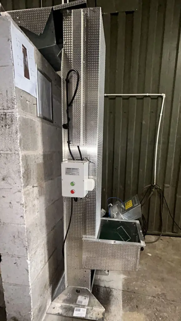 Aintree Golf Range Elevator